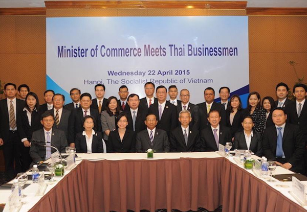 ร่วมคณะรัฐมนตรีไปพบภาครัฐประเทศเวียดนาม ณ นครโฮจิมินห์ ประเทศเวียดนาม